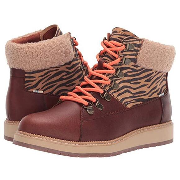 Toms Mesa Boot Womens Size 6 Waterproof Zebra Nylon Faux Plush Animal - Picture 1 of 4